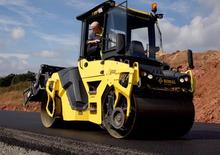 Tandem vibrohengerek Bomag BW 151 AD-5
