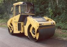 Tandem vibrohengerek Bomag BW 161 AD-4