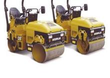 Tandem vibrohengerek Caterpillar CB 113