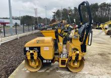 Tandem vibrohengerek Caterpillar CB 114