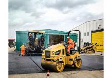 Tandem vibrohengerek Caterpillar CB2.5