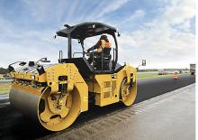 Tandem vibrohengerek Caterpillar CB66B