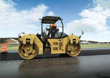 Tandem vibrohengerek Caterpillar CB68B