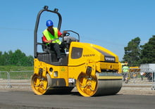 Tandem vibrohengerek Volvo DD24
