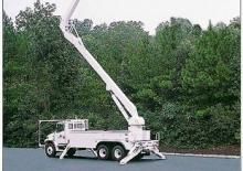 Tehergépkocsira szerelt csuklógémes munkaállványok Altec A75