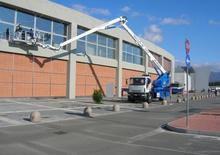Tehergépkocsira szerelt csuklógémes munkaállványok Oil & Steel Eagle S 3224