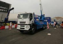 Tehergépkocsira szerelt csuklógémes munkaállványok Oil & Steel Eagle S 5031