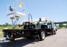 Tehergépkocsira szerelt teleszkópos munkaállványok Elliott Equipment G85F HiReach