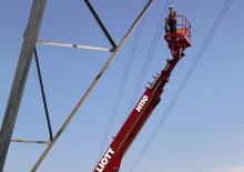 Tehergépkocsira szerelt teleszkópos munkaállványok Elliott Equipment H110F HiReach