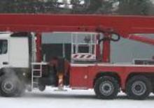 Tehergépkocsira szerelt teleszkópos munkaállványok Bronto Skylift S 60 XDT