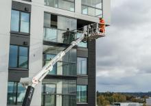 Tehergépkocsira szerelt teleszkópos munkaállványok Bronto Skylift S53XDT