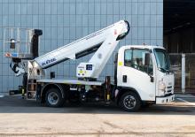 Tehergépkocsira szerelt teleszkópos munkaállványok Oil & Steel Scorpion 2014Hybrid