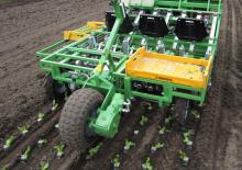 Ültetőgépek Basrijs Soil-block planter 3-hitch poin model  5 rows