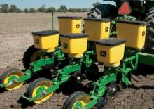 Vetőgépek John Deere 1010
