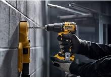 Vezetéknélküli fúrók és csavarbehajtók DEWALT DCD798B