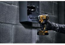 Vezetéknélküli ütvecsavarozók és csavarkulcsok DEWALT DCF787C2