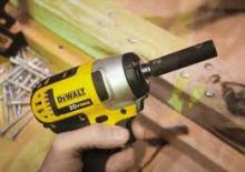 Vezetéknélküli ütvecsavarozók és csavarkulcsok DEWALT DCF883L2