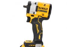Vezetéknélküli ütvecsavarozók és csavarkulcsok DEWALT DCF923P2
