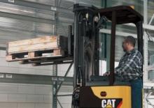 Vezetőállásos raklapemelők Caterpillar NSR12N