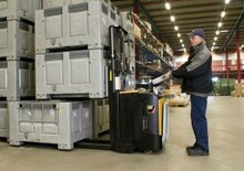 Vezetőállásos raklapemelők Caterpillar NSV16N