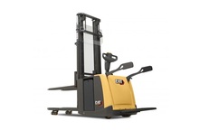 Vezetőállásos raklapemelők Caterpillar NSV16P