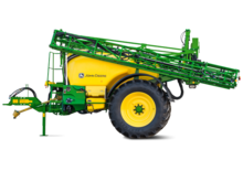 Vontatható szántóföldi permetezők John Deere M724