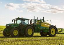 Vontatható szántóföldi permetezők John Deere R 952 i