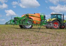 Vontatható szántóföldi permetezők Amazone UX 4200 Super (30/15)