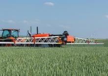 Vontatható szántóföldi permetezők Kubota XTS3-2.600l